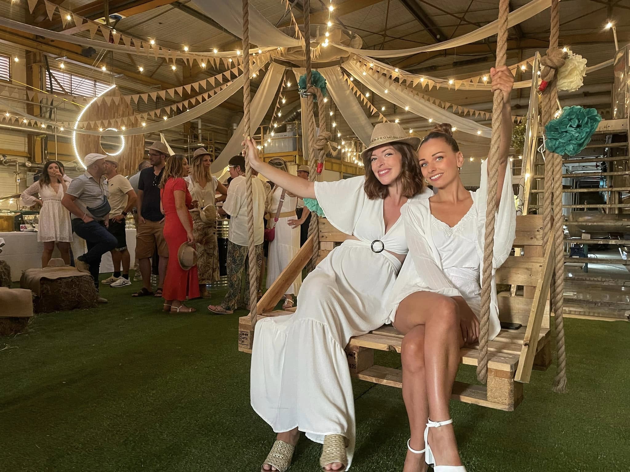 Les Z’Enchanteuses, Julie et Tifène